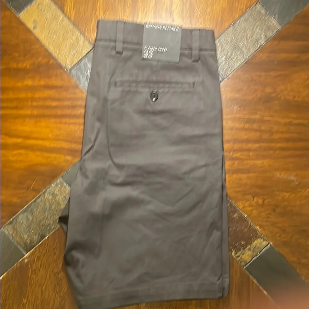 Banana Republic Men’s Aiden Shorts. Color Dark Gray, Size 33, Retail $55. NWT.